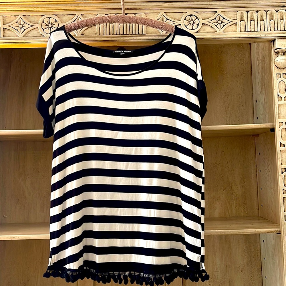 Cable & Gauge super soft  tunic tee, can you say PomPoms??🖤